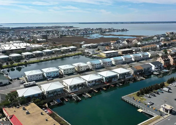 Waterfront 3-bedroom, 2-bathroom In North Ocean Perfect For Families * Ocean Stadt