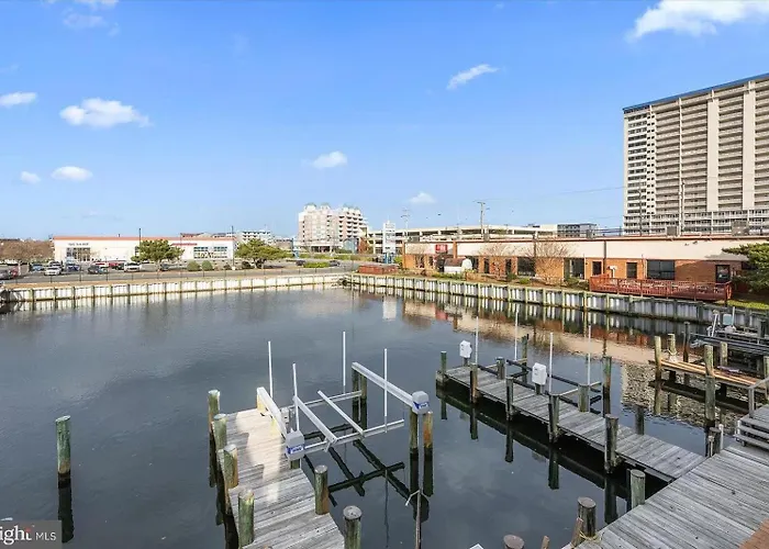 Waterfront 3-bedroom, 2-bathroom In North Ocean Perfect For Families Ferienhaus Ocean Stadt