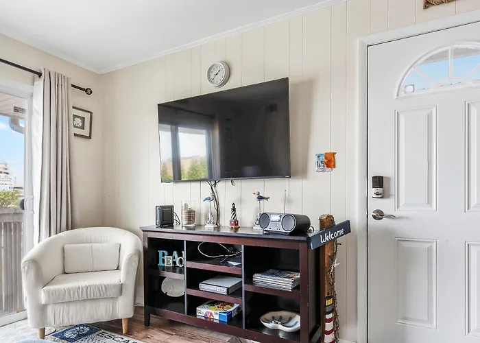 Waterfront 3-bedroom, 2-bathroom In North Ocean Perfect For Families * Ocean Stadt