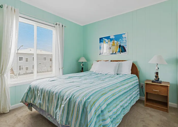 Waterfront 3-bedroom, 2-bathroom In North Ocean Perfect For Families *