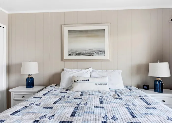Waterfront 3-bedroom, 2-bathroom In North Ocean Perfect For Families