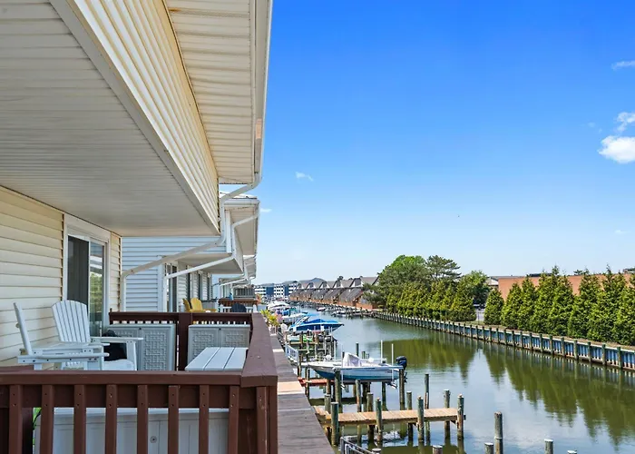 Waterfront 3-bedroom, 2-bathroom In North Ocean Perfect For Families Ocean Stadt