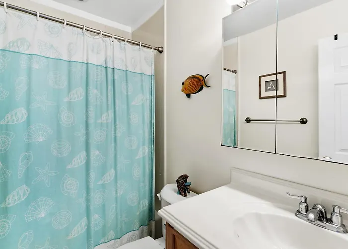 Waterfront 3-bedroom, 2-bathroom In North Ocean Perfect For Families * Ocean Stadt